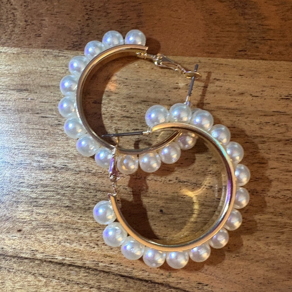 PEARL EARRINGS